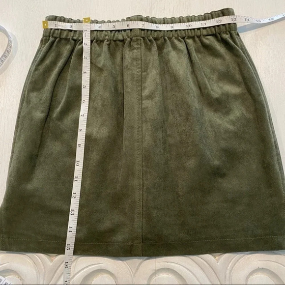 BCBGMaxAzria Aiden XXS Faux Suede Mini Skirt Button - Picture 7 of 8